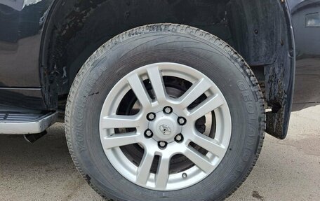 Toyota Land Cruiser Prado 150 рестайлинг 2, 2010 год, 2 499 000 рублей, 22 фотография
