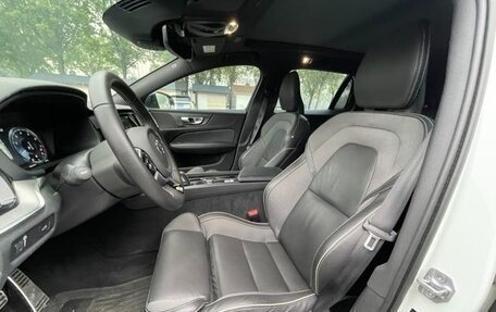 Volvo V60 II, 2021 год, 3 300 000 рублей, 8 фотография