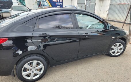Hyundai Solaris II рестайлинг, 2012 год, 720 000 рублей, 4 фотография