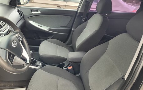 Hyundai Solaris II рестайлинг, 2012 год, 720 000 рублей, 8 фотография
