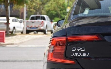 Volvo S90 II рестайлинг, 2021 год, 3 290 000 рублей, 8 фотография