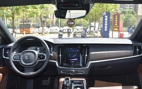 Volvo S90 II рестайлинг, 2021 год, 3 290 000 рублей, 20 фотография