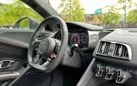 Audi R8, 2022 год, 16 800 000 рублей, 9 фотография
