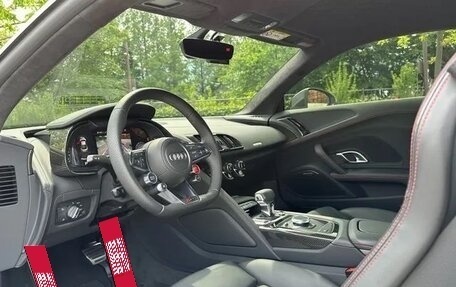 Audi R8, 2022 год, 16 800 000 рублей, 6 фотография