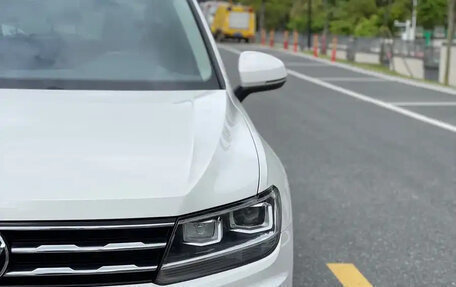 Volkswagen Tiguan II, 2021 год, 2 057 027 рублей, 2 фотография