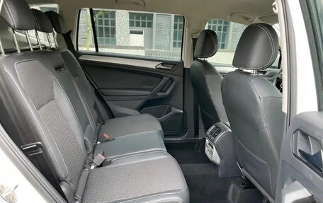 Volkswagen Tiguan II, 2021 год, 2 057 027 рублей, 26 фотография