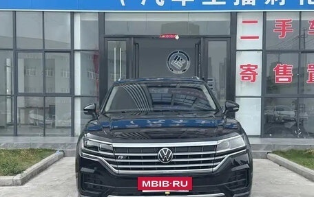 Volkswagen Touareg III, 2021 год, 3 800 888 рублей, 2 фотография