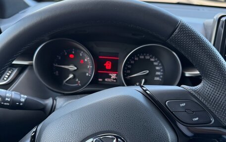 Toyota C-HR I рестайлинг, 2019 год, 3 фотография