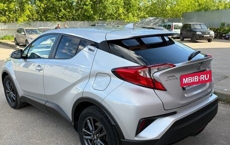 Toyota C-HR I рестайлинг, 2019 год, 9 фотография