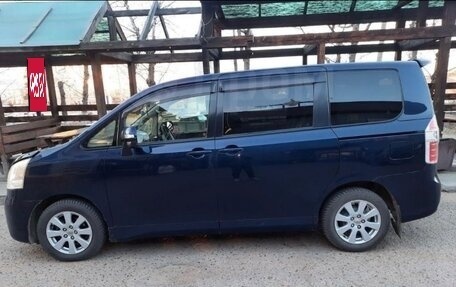 Toyota Noah III, 2008 год, 1 180 000 рублей, 3 фотография