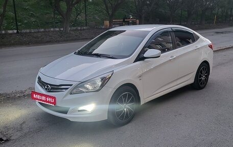 Hyundai Solaris II рестайлинг, 2014 год, 830 000 рублей, 2 фотография