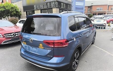 Volkswagen Touran III, 2021 год, 1 731 100 рублей, 5 фотография