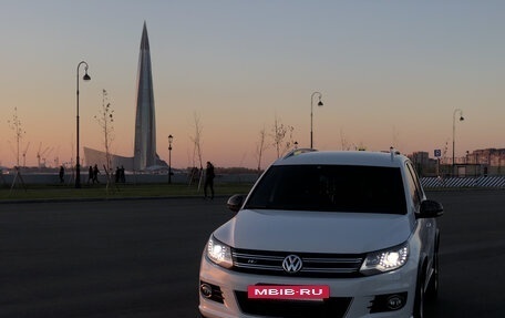 Volkswagen Tiguan I, 2014 год, 2 200 000 рублей, 2 фотография