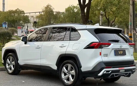 Toyota RAV4, 2021 год, 2 000 000 рублей, 7 фотография