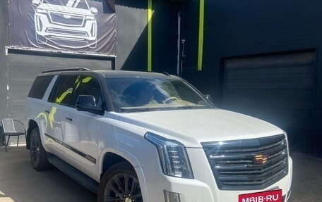 Cadillac Escalade IV, 2020 год, 8 120 000 рублей, 2 фотография