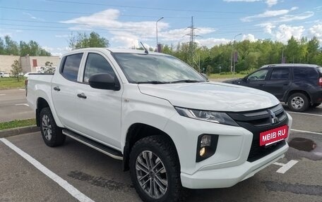 Mitsubishi L200 IV рестайлинг, 2021 год, 2 520 000 рублей, 14 фотография