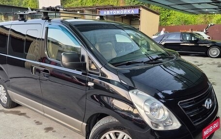 Hyundai H-1 II рестайлинг, 2017 год, 2 400 000 рублей, 3 фотография