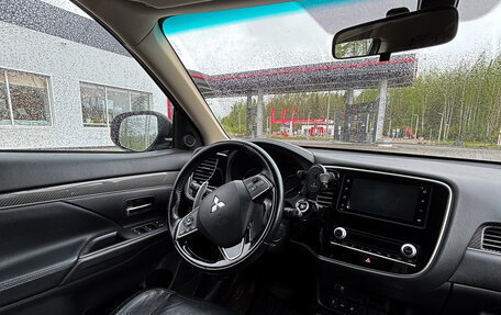 Mitsubishi Outlander III рестайлинг 3, 2020 год, 2 450 000 рублей, 9 фотография