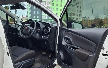 Toyota Vitz, 2018 год, 1 300 000 рублей, 6 фотография