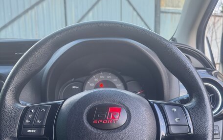 Toyota Vitz, 2018 год, 1 300 000 рублей, 17 фотография