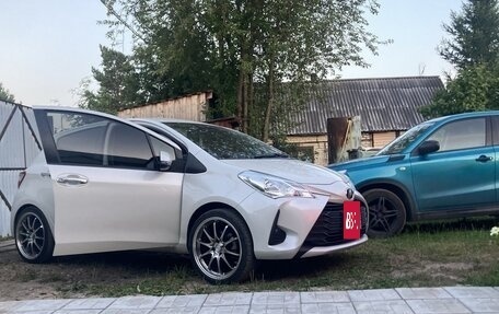Toyota Vitz, 2018 год, 1 300 000 рублей, 13 фотография