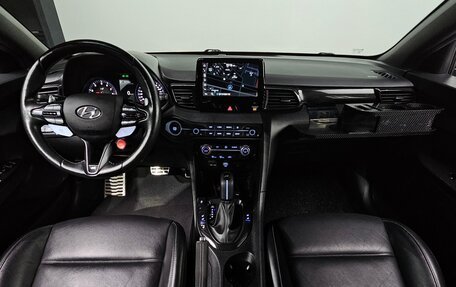 Hyundai Veloster II, 2021 год, 1 843 000 рублей, 6 фотография