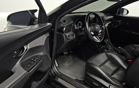 Hyundai Veloster II, 2021 год, 1 843 000 рублей, 9 фотография