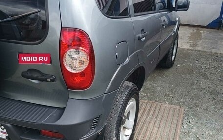 Chevrolet Niva I рестайлинг, 2013 год, 715 000 рублей, 2 фотография