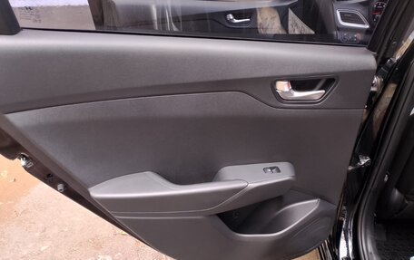 Hyundai Solaris II рестайлинг, 2021 год, 1 650 000 рублей, 6 фотография