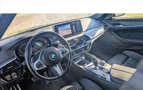 BMW 5 серия, 2022 год, 5 890 000 рублей, 14 фотография