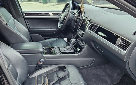 Volkswagen Touareg III, 2010 год, 2 400 000 рублей, 20 фотография