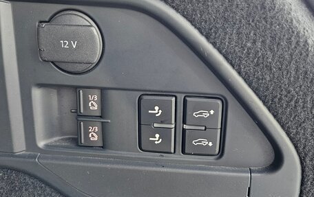 Volkswagen Touareg III, 2010 год, 2 400 000 рублей, 26 фотография