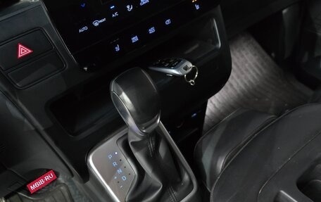 Hyundai Staria, 2021 год, 2 450 000 рублей, 17 фотография