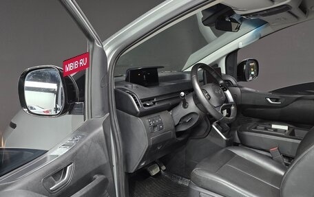Hyundai Staria, 2021 год, 2 450 000 рублей, 18 фотография