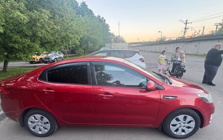 KIA Rio III рестайлинг, 2014 год, 560 000 рублей, 2 фотография