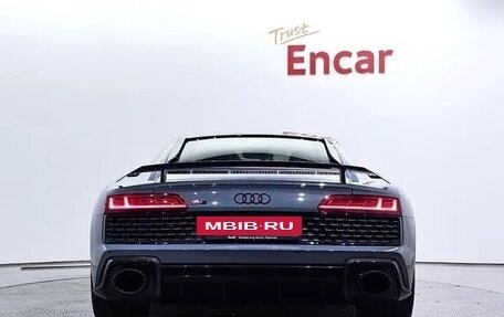 Audi R8, 2022 год, 17 400 000 рублей, 4 фотография