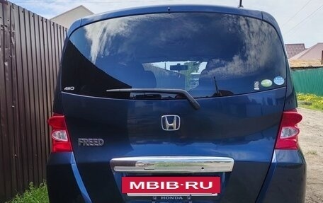 Honda Freed I, 2010 год, 970 000 рублей, 2 фотография