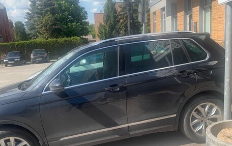 Volkswagen Tiguan II, 2017 год, 2 650 000 рублей, 3 фотография