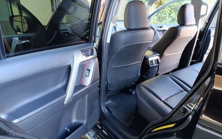 Toyota Land Cruiser Prado 150 рестайлинг 2, 2014 год, 3 500 000 рублей, 21 фотография