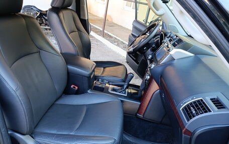 Toyota Land Cruiser Prado 150 рестайлинг 2, 2014 год, 3 500 000 рублей, 31 фотография