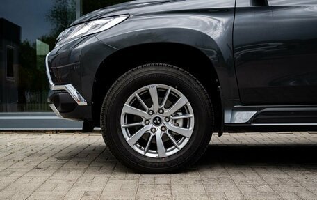 Mitsubishi Pajero Sport III рестайлинг, 2019 год, 3 600 000 рублей, 9 фотография