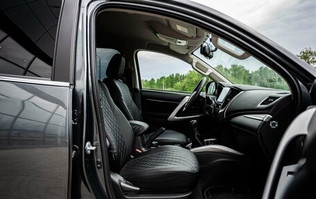 Mitsubishi Pajero Sport III рестайлинг, 2019 год, 3 600 000 рублей, 10 фотография