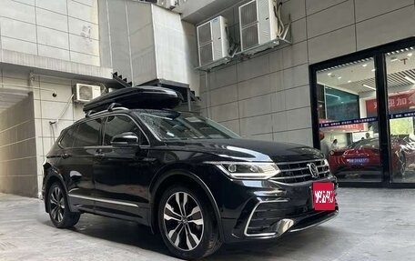 Volkswagen Tiguan II, 2022 год, 2 720 000 рублей, 1 фотография