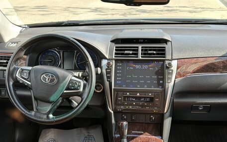 Toyota Camry, 2017 год, 2 400 000 рублей, 10 фотография