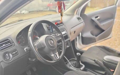Volkswagen Polo VI (EU Market), 2012 год, 830 000 рублей, 5 фотография