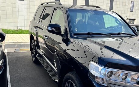 Toyota Land Cruiser 200, 2017 год, 6 800 000 рублей, 4 фотография