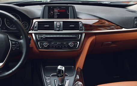 BMW 3 серия, 2016 год, 1 950 000 рублей, 22 фотография