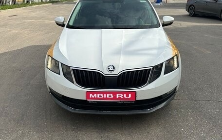 Skoda Octavia, 2019 год, 900 000 рублей, 1 фотография