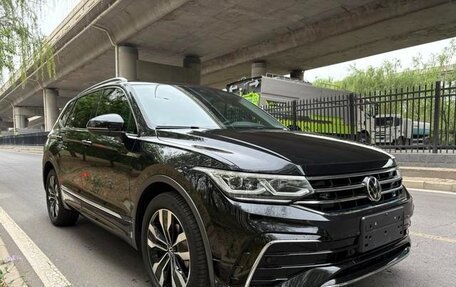 Volkswagen Tiguan II, 2022 год, 2 000 900 рублей, 3 фотография