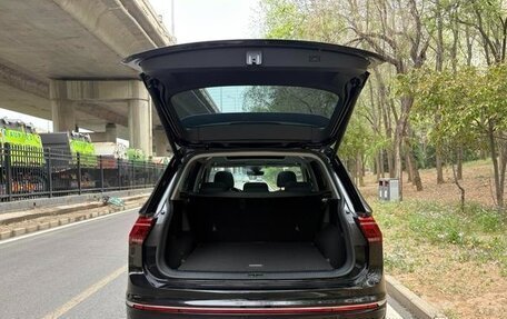 Volkswagen Tiguan II, 2022 год, 2 000 900 рублей, 7 фотография